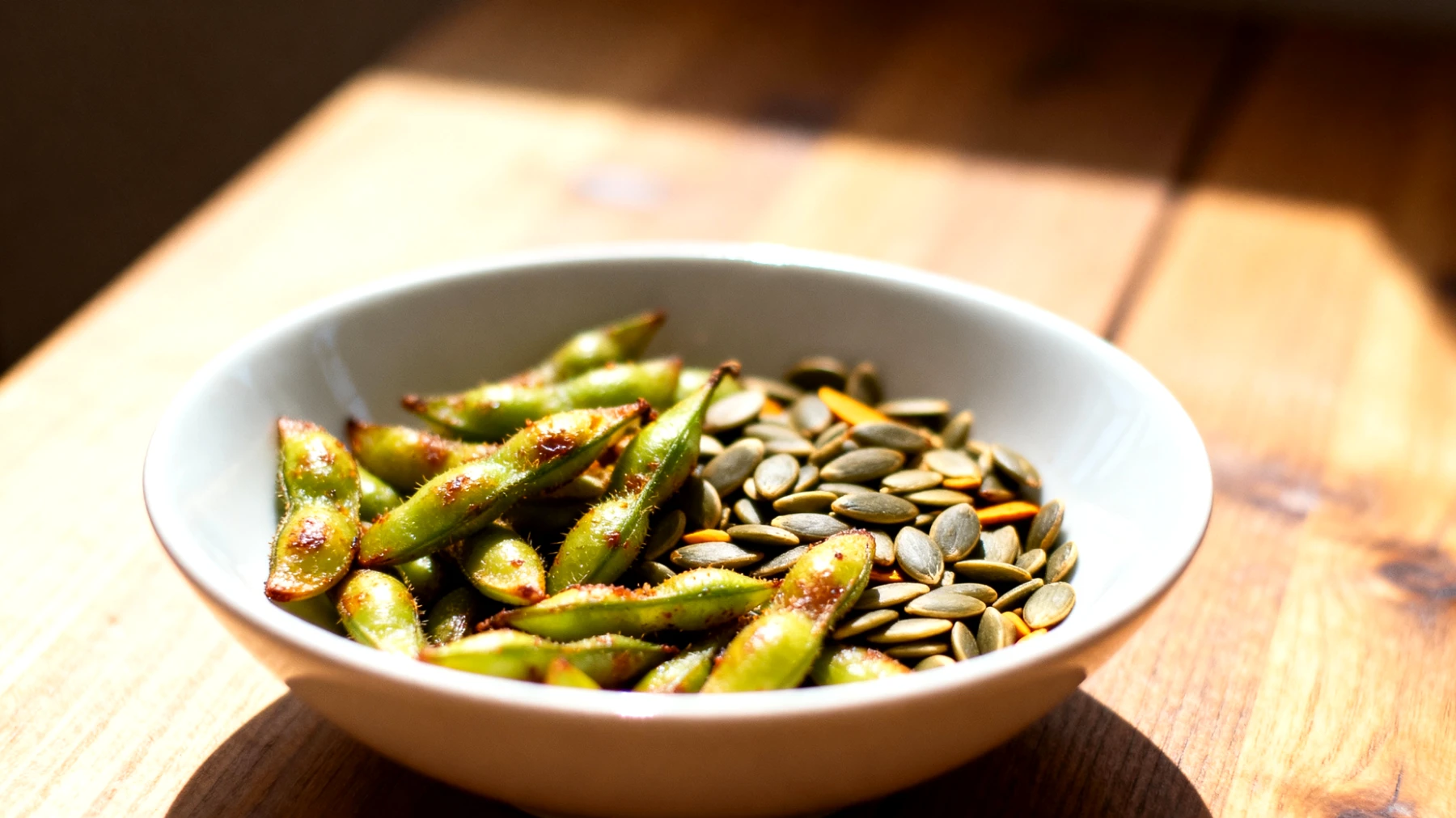 Edamame tostati con semi di zucca"